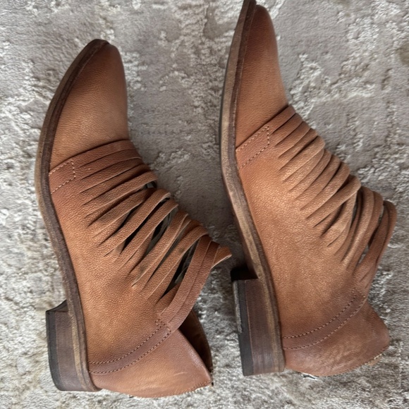 Free People Lost Valley Boots. Size 38 - Picture 3 of 5